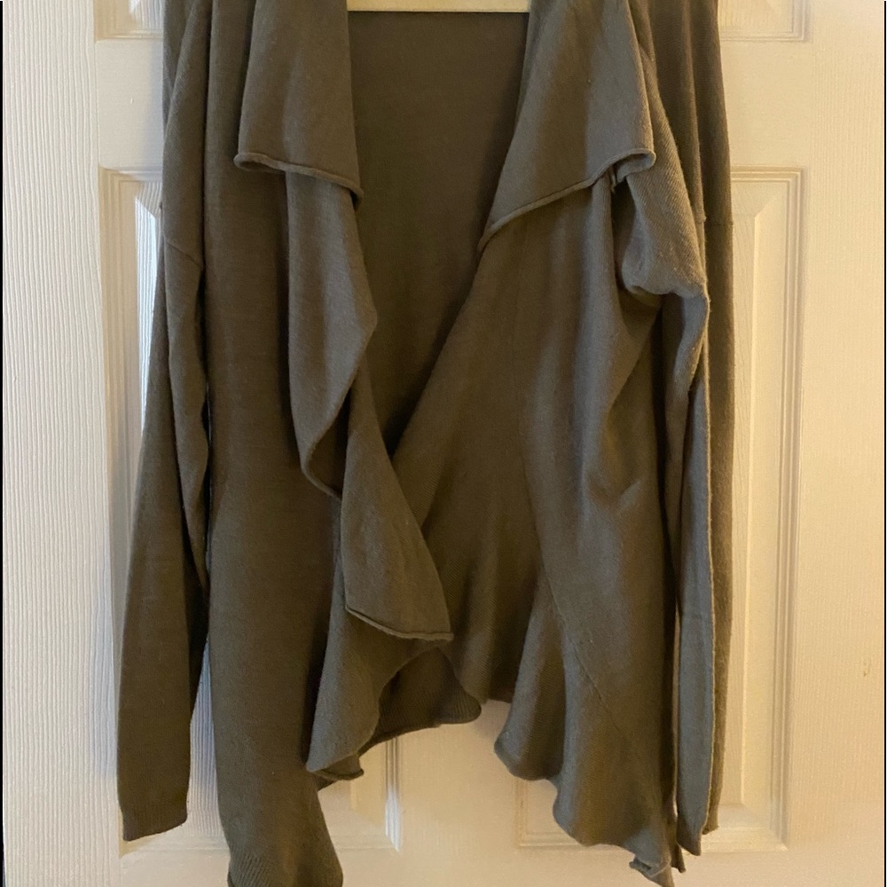 Anna handkerchief hem cardigan in dark taupe